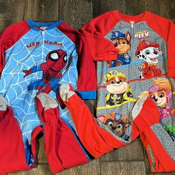 paw patrol pajamas and super hero spider man pajamas. size 5T - Picture 4 of 6